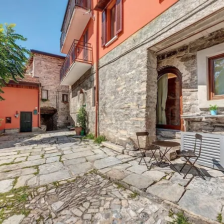 Lakeview Design With Patio E Ac Steps To Ferry Apartment Carate Urio